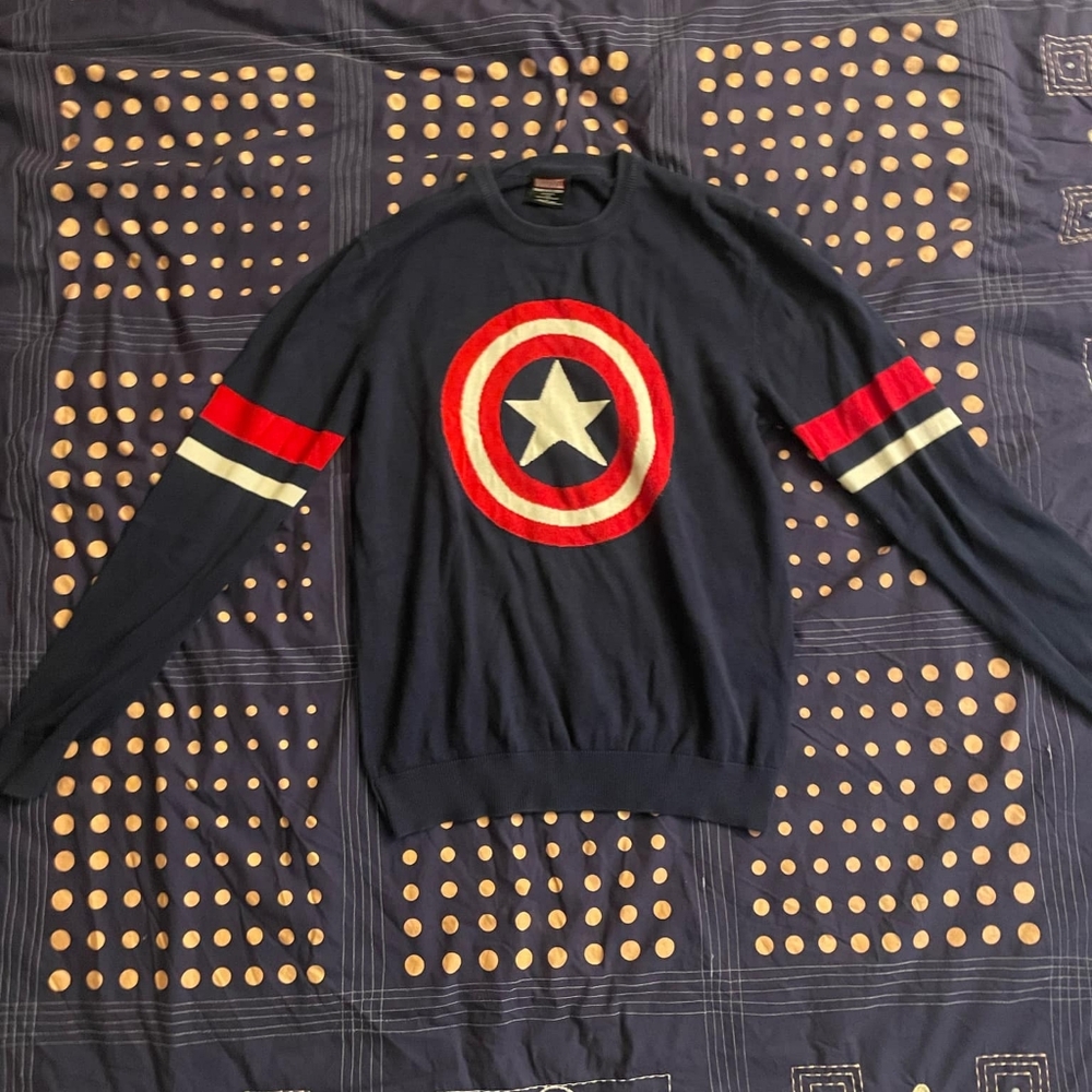 Men's Navy Captain America Sweater Size Medium